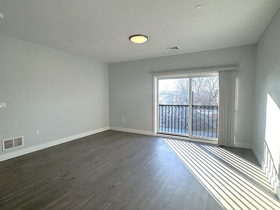 5th image of 18 Old Colony Ave #222