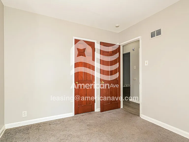 1011625_011_main_bedroom_10.jpg