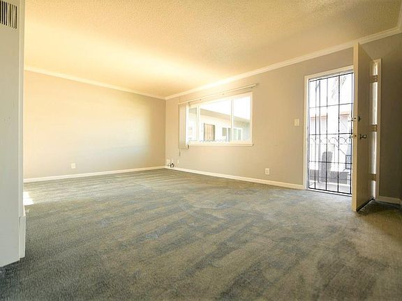 5th image of 8603 Hillside St #217