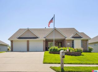 1115 Limerick Rd, Papillion, NE 68046