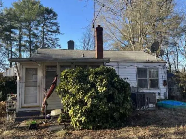 111 Colfax Rd, Statesville, NC 28625