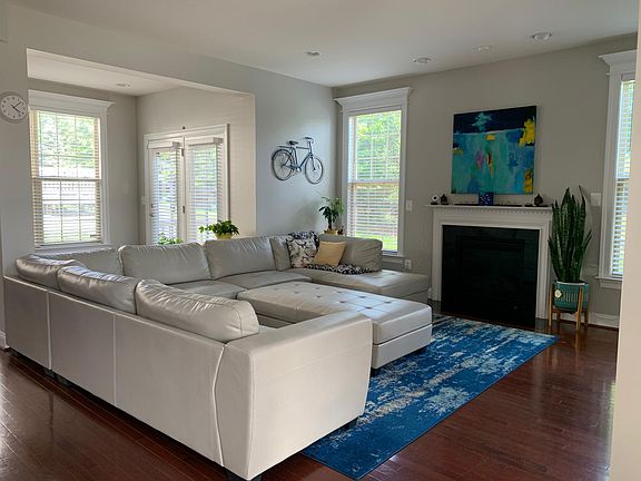 2nd image of 42695 Macauley Pl