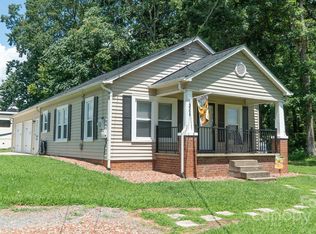 2594 Timberwood Dr, Lenoir, NC 28645