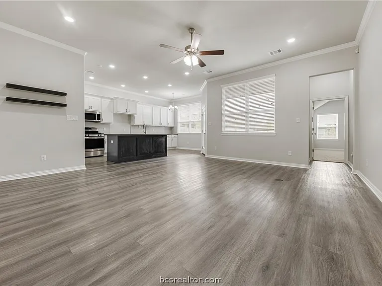 6219 Southern Cross Dr — Photo 2