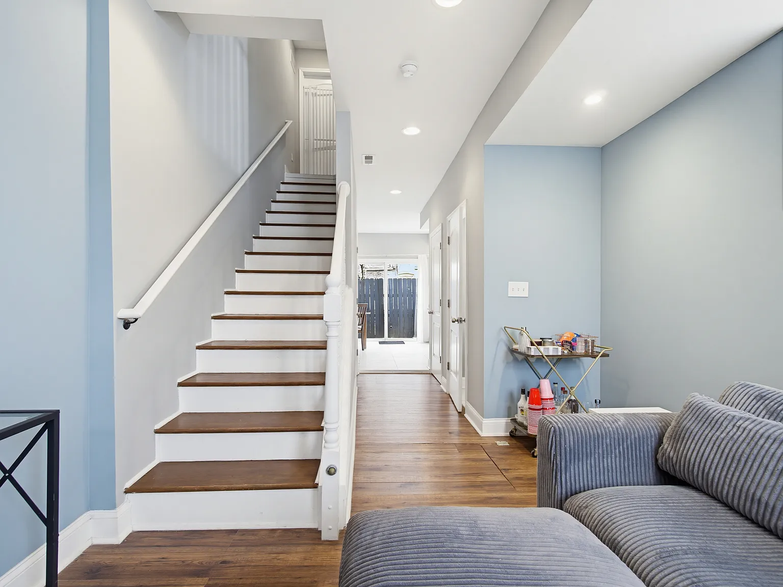 3 bed, 2.5 bath, 1152 sqft, $2,700 — Photo 3