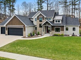 614 Sunset Rdg, Green Bay, WI 54313