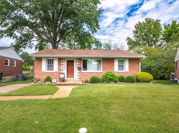 9801 Ione Ln, Saint Louis, MO 63123