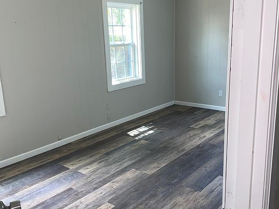 5th image of 1400 E 38th St