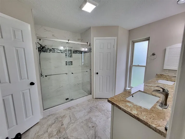 2711 S Brompton Dr — Photo 16