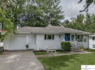 20476 Poplar St, Elkhorn, NE 68022