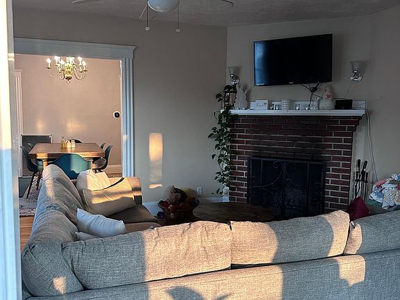 5th image of 62 Greenwood Ave Floor 1