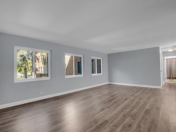 3rd image of 7351 N Ridge Blvd APT 1A