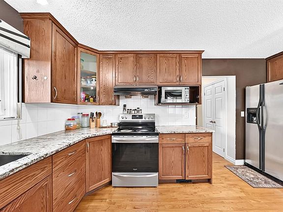 5th image of 115 E Whitehorn Rd NE