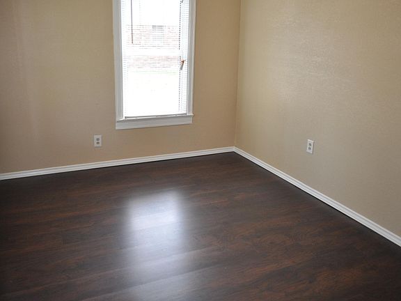 4th image of 104 Aldridge St