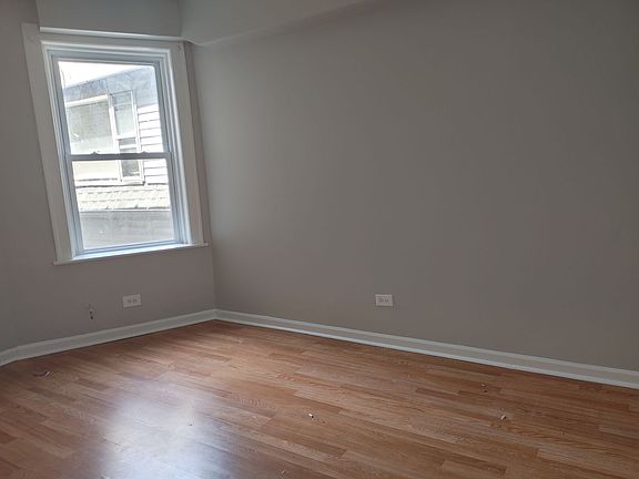 5th image of 8408 S Kingston Ave #1