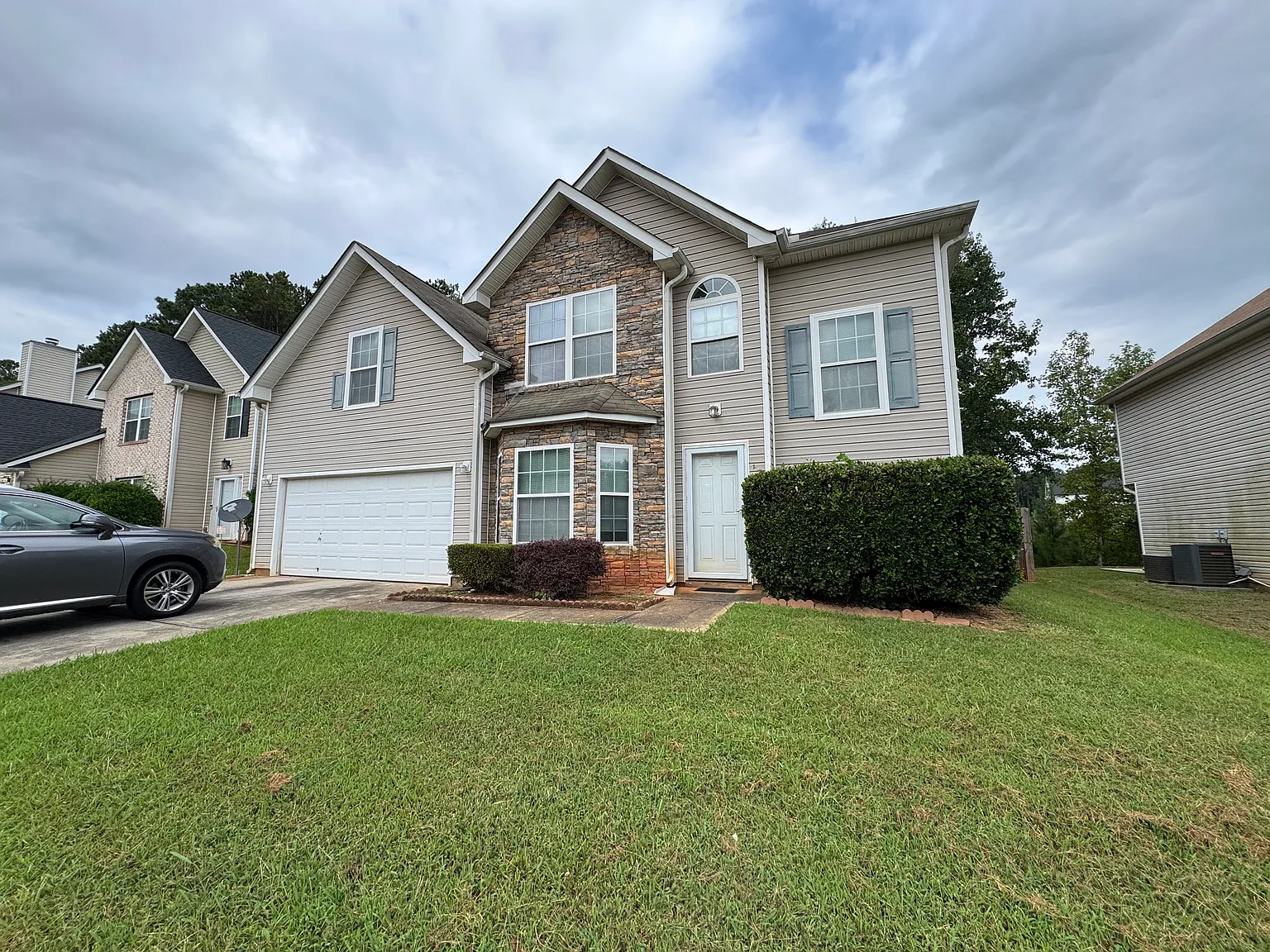 4 bed, 2.5 bath, 2026 sqft, $1,800 — Photo 1