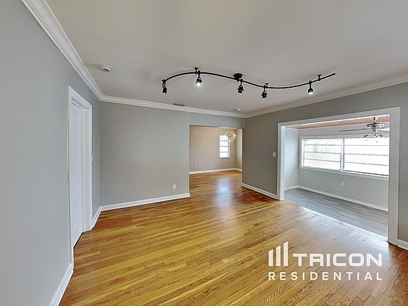 3rd image of 1304 E Lambright St