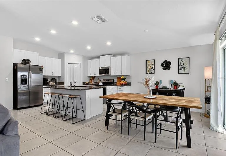 3603 Natural Trace St — Photo 10