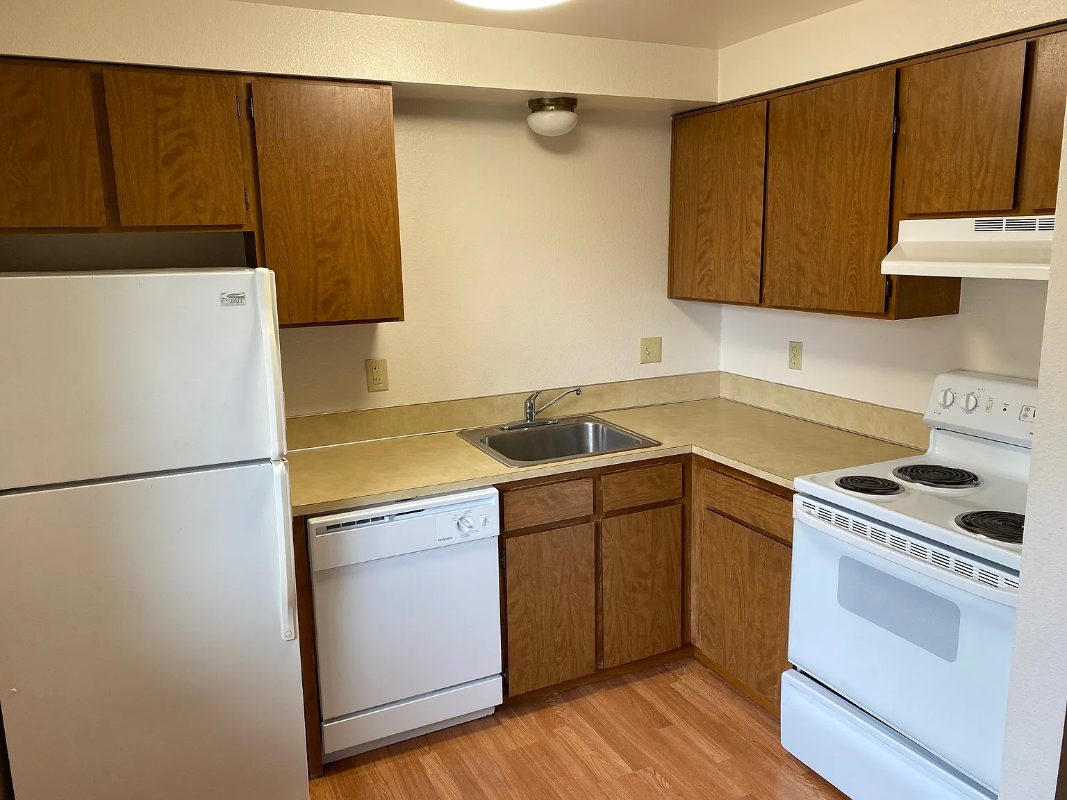 Harris Apartments — Photo 3