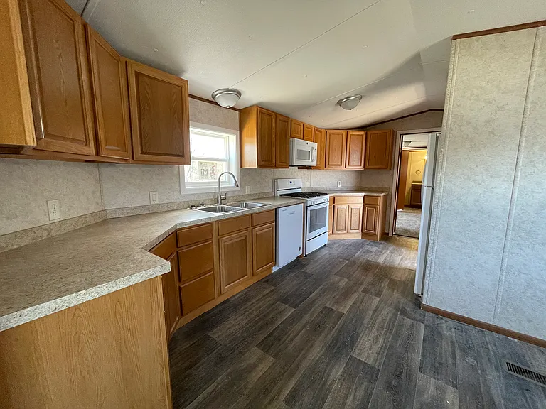 22 Tammy Dr — Photo 7