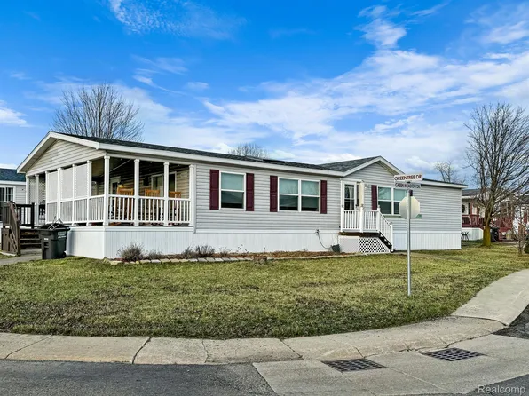 9212 Greentree Dr, Newport, MI 48166
