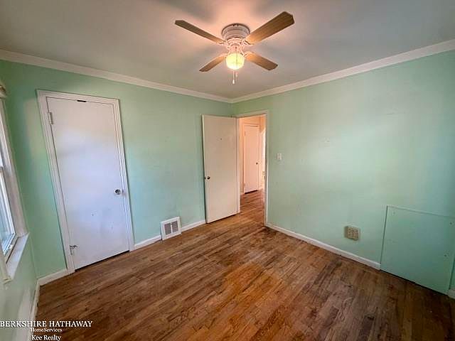 1771 University St, photo 11