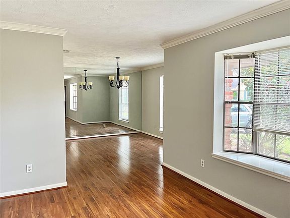 3rd image of 2918 Pasture Ln
