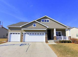 1025 Bellflower Dr, Carlisle, IA 50047