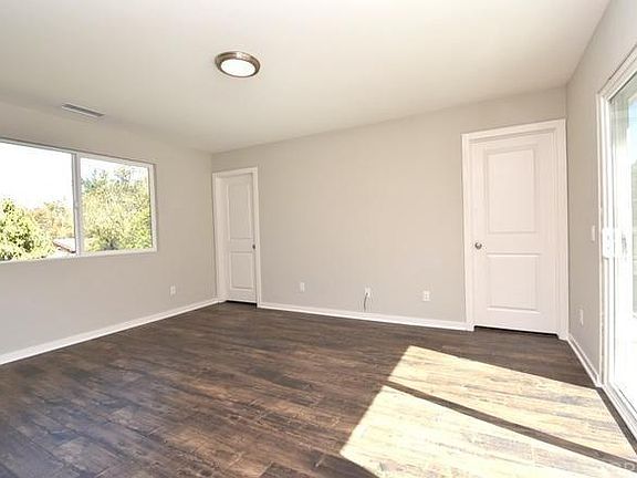 4th image of 22129 Cantlay St