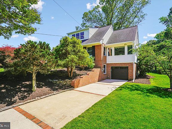 3rd image of 1003 Dewolfe Dr