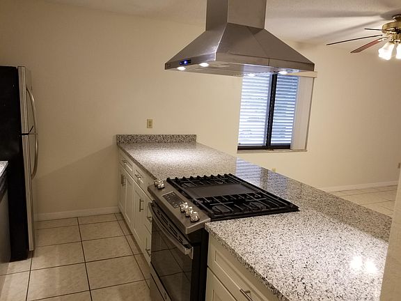 2nd image of 711 N Wild Olive Ave #1A