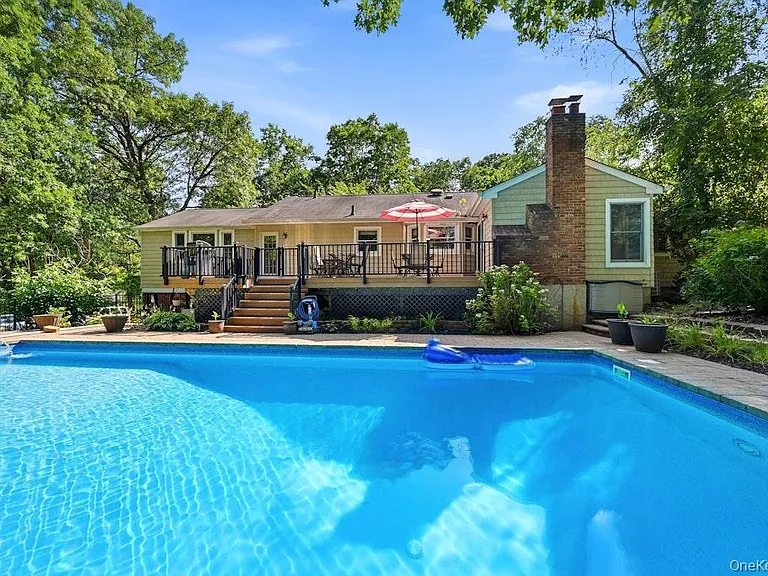 20 Williamsburg Dr — Photo 39