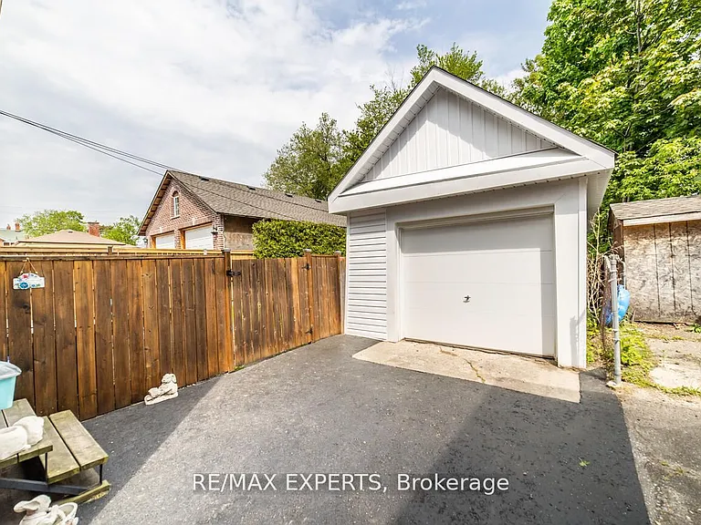 98 Elgin St E #1 — Photo 21