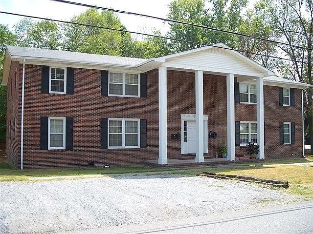 2 bed, $1,000 — Photo 2