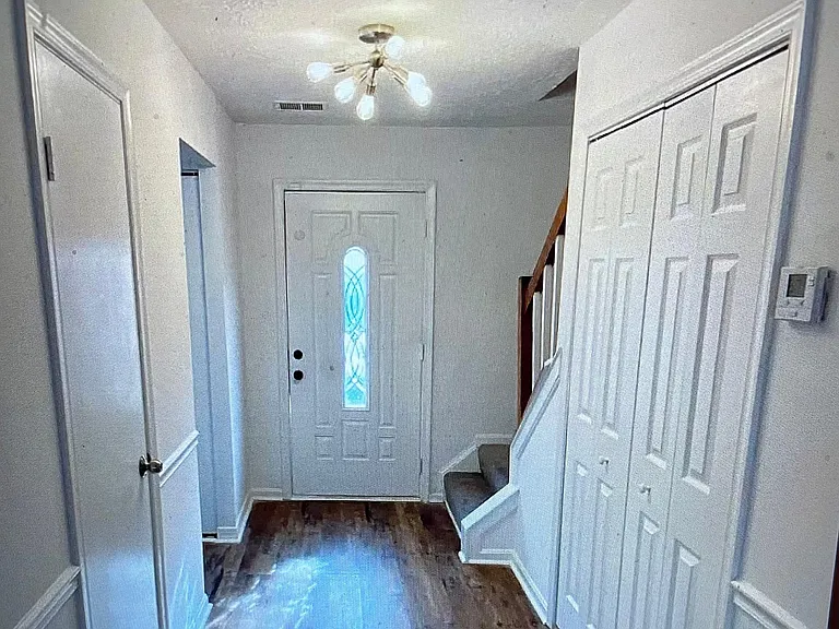 3236 Ryon Ct — Photo 2