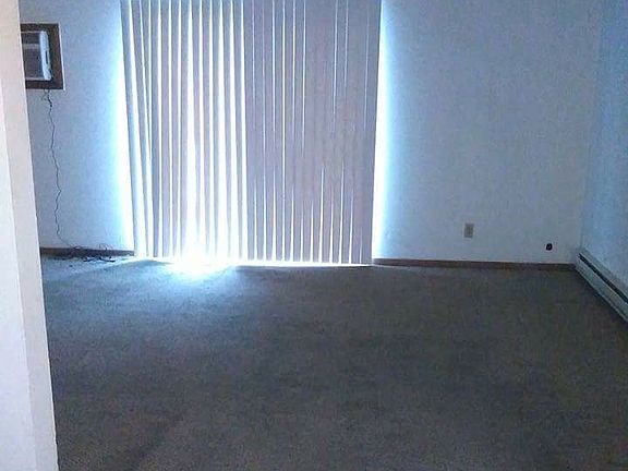 5th image of 2405 Eastmoreland Ave APT 12