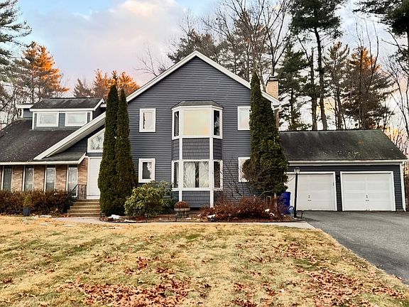3rd image of 13 Horseshoe Ln