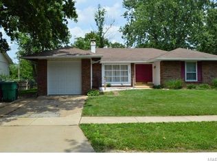 383 Sorrento Dr, Ballwin, MO 63021