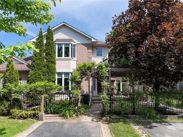 41 Valridge Dr, Hamilton, ON L9G 4Y7