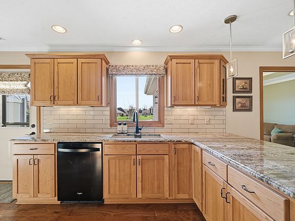 5th image of 170 Warwick Way