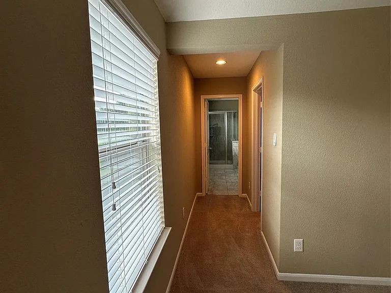 2606 Riverhollow Ln — Photo 12