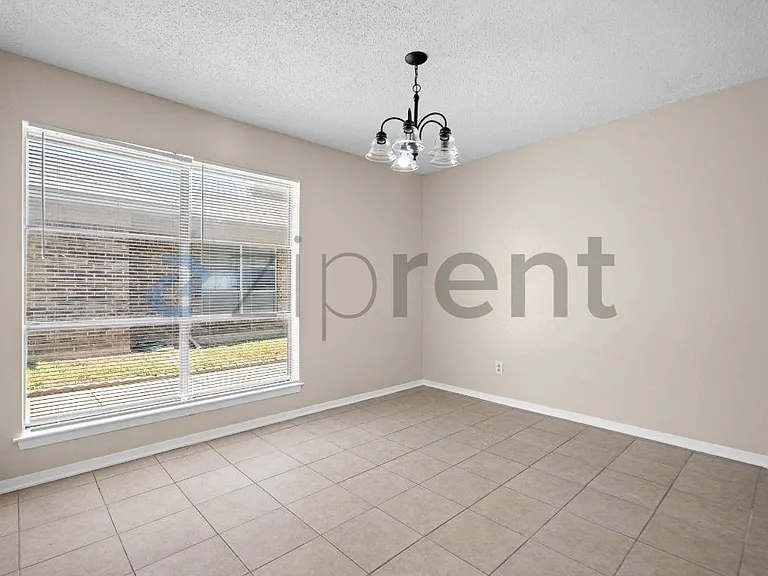 3224 Dreeben Dr #101 — Photo 8