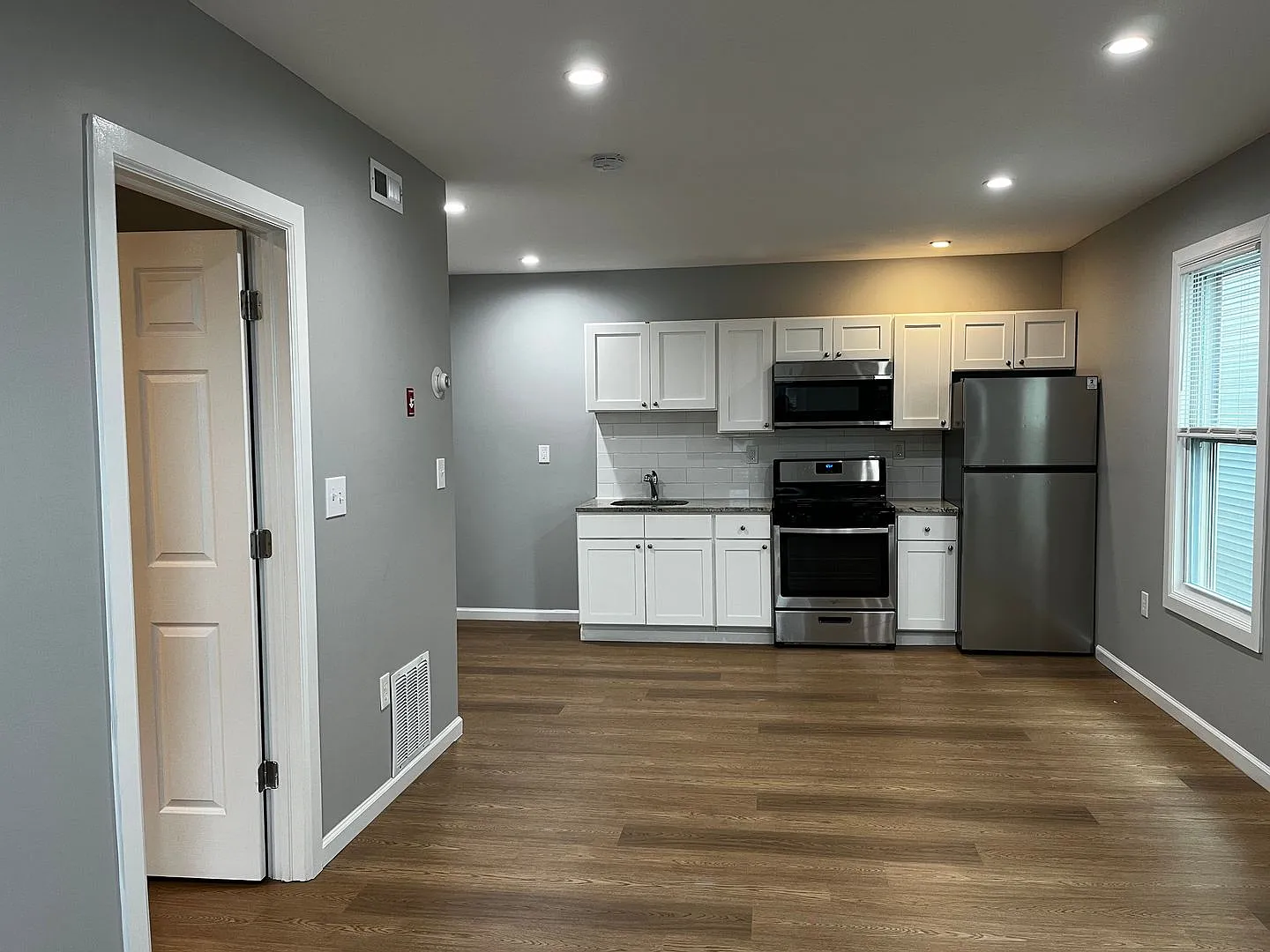Renovated Apartments in Black Rock, Bridgeport — Photo 4