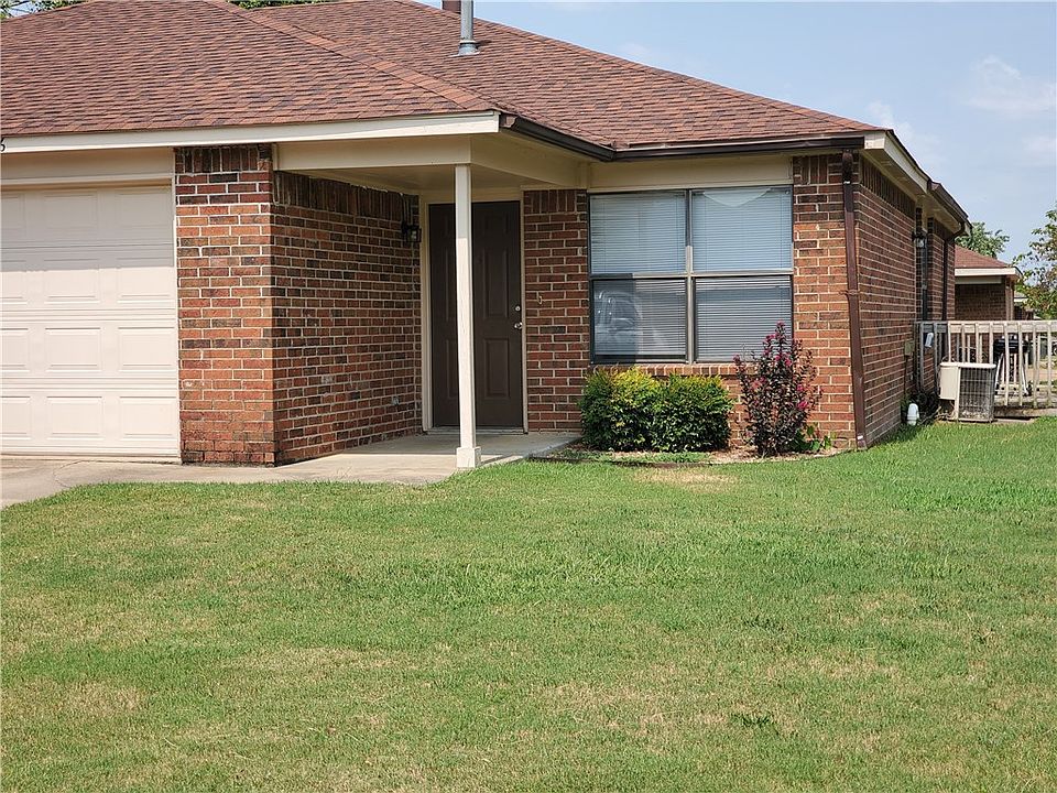 1st image of 656 & 658 Martha Dr