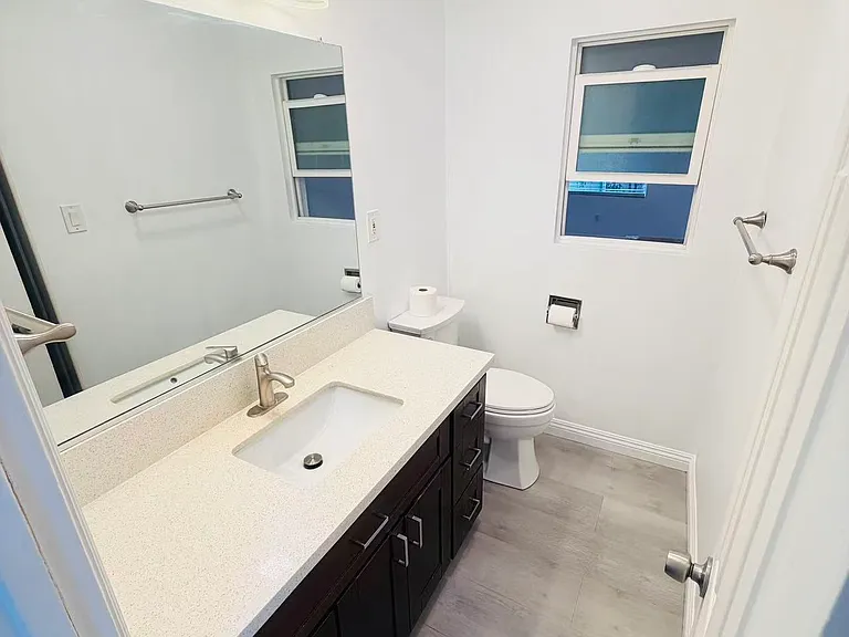 717 Carmelita Pl — Photo 4