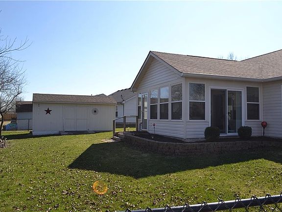 3rd image of 1318 E McClarnon Dr