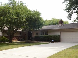 1916 Kenneth St, Urbana, IL 61802