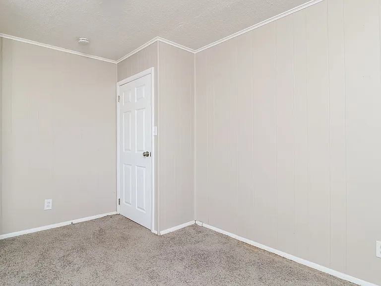 1148877_027_bedroom_13497435.jpg