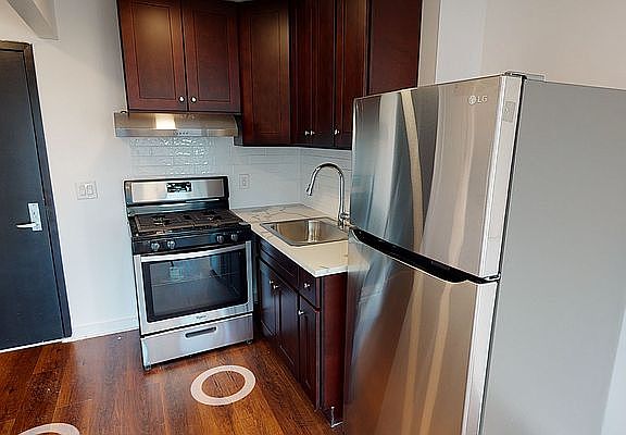 2nd image of 874 Willoughby Ave #809