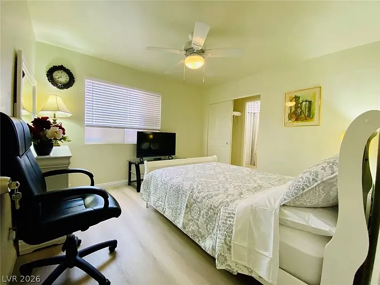 6576 Moonshadow Cir — Photo 12